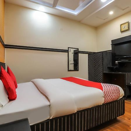 Oyo Hotel City Palace Канпур Екстериор снимка