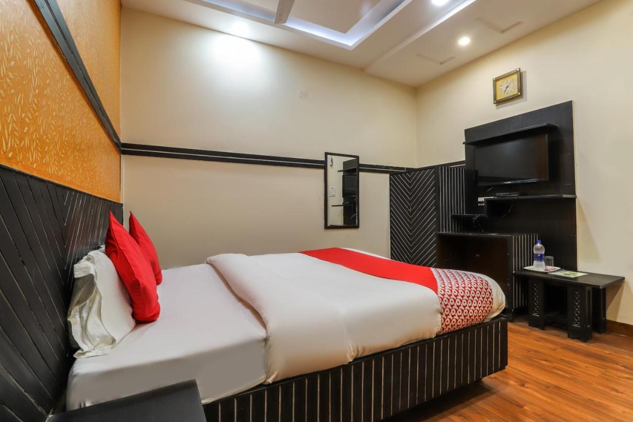 Oyo Hotel City Palace Канпур Екстериор снимка